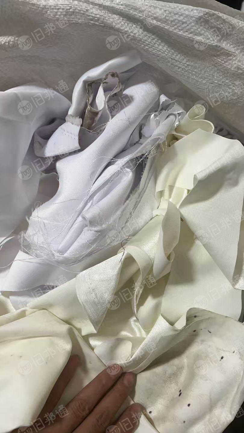 长期出售桌布厂，台布厂下来的台布边角料，涤纶废布，什么颜色都有，月供一挂车，黑龙江大庆和河北保定都有