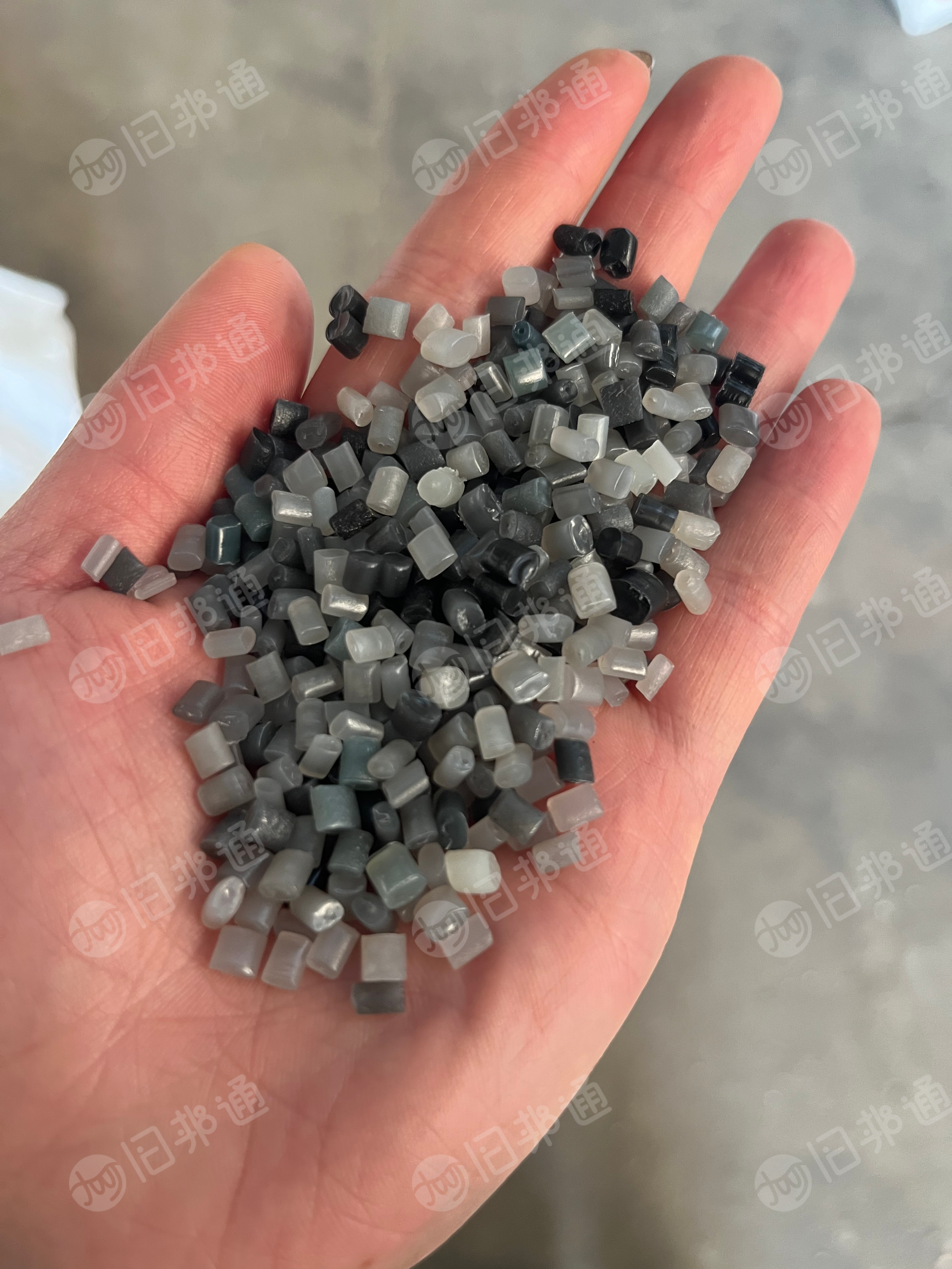 长期大量出售高低压颗粒，可以用来吹膜，吹塑，注塑，拉管