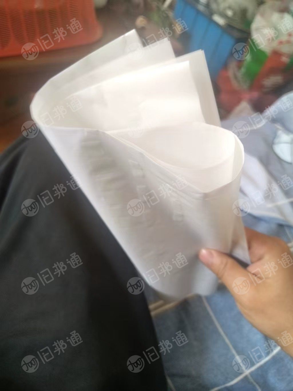 长期出售线路板厂下来的乳白pet膜废料，也有3层pet复合pe膜，高压是透明的，可分离