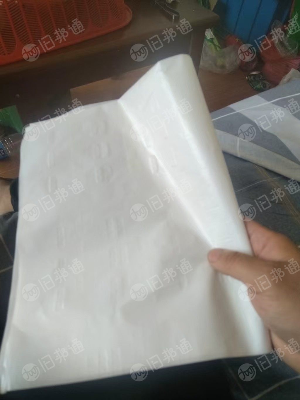 长期出售线路板厂下来的乳白pet膜废料，也有3层pet复合pe膜，高压是透明的，可分离