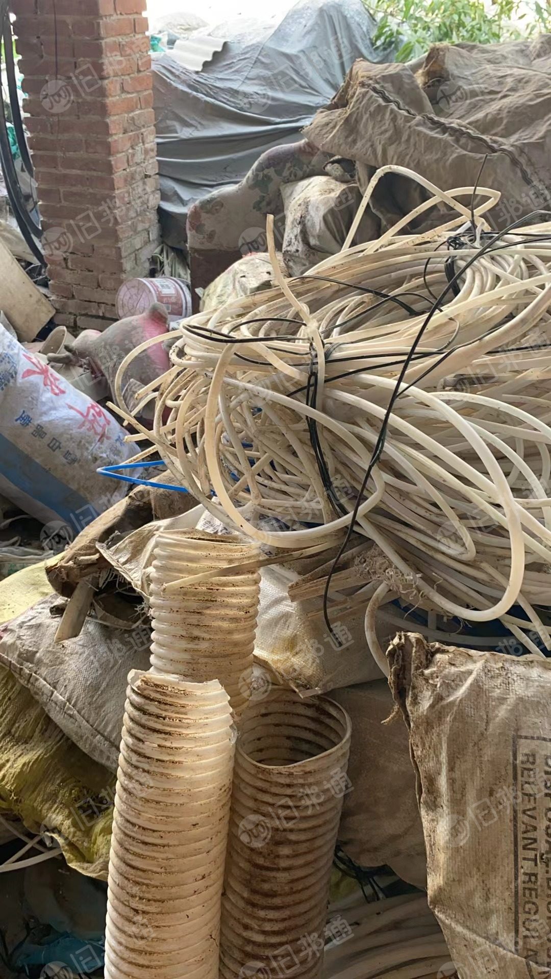 出售四氟废料，现货300KG