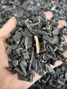 出售尼龙水箱破碎料，水粉双六的，月供80吨