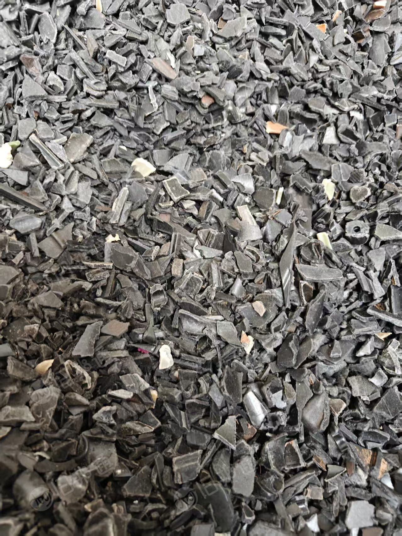 出售尼龙水箱破碎料，水粉双六的，月供80吨