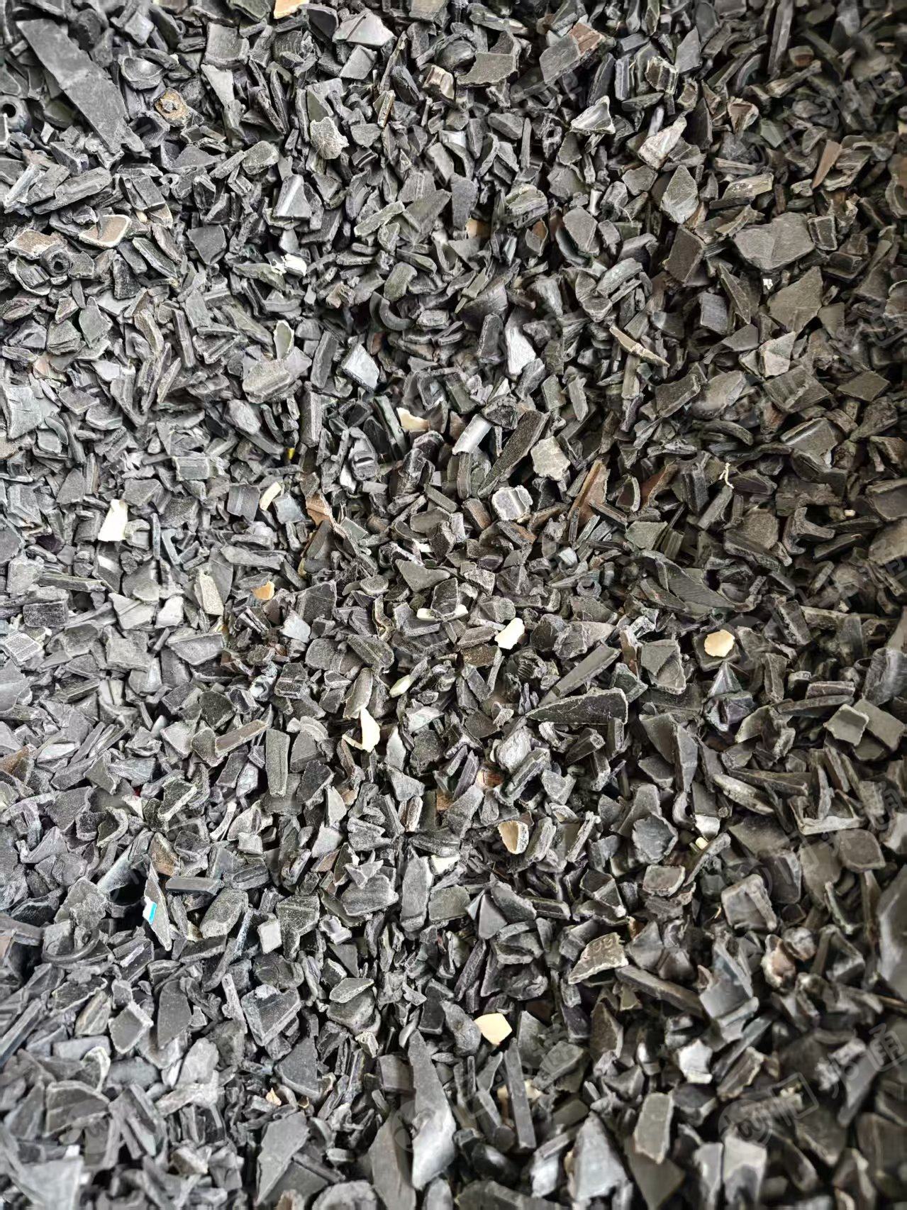 出售尼龙水箱破碎料，水粉双六的，月供80吨