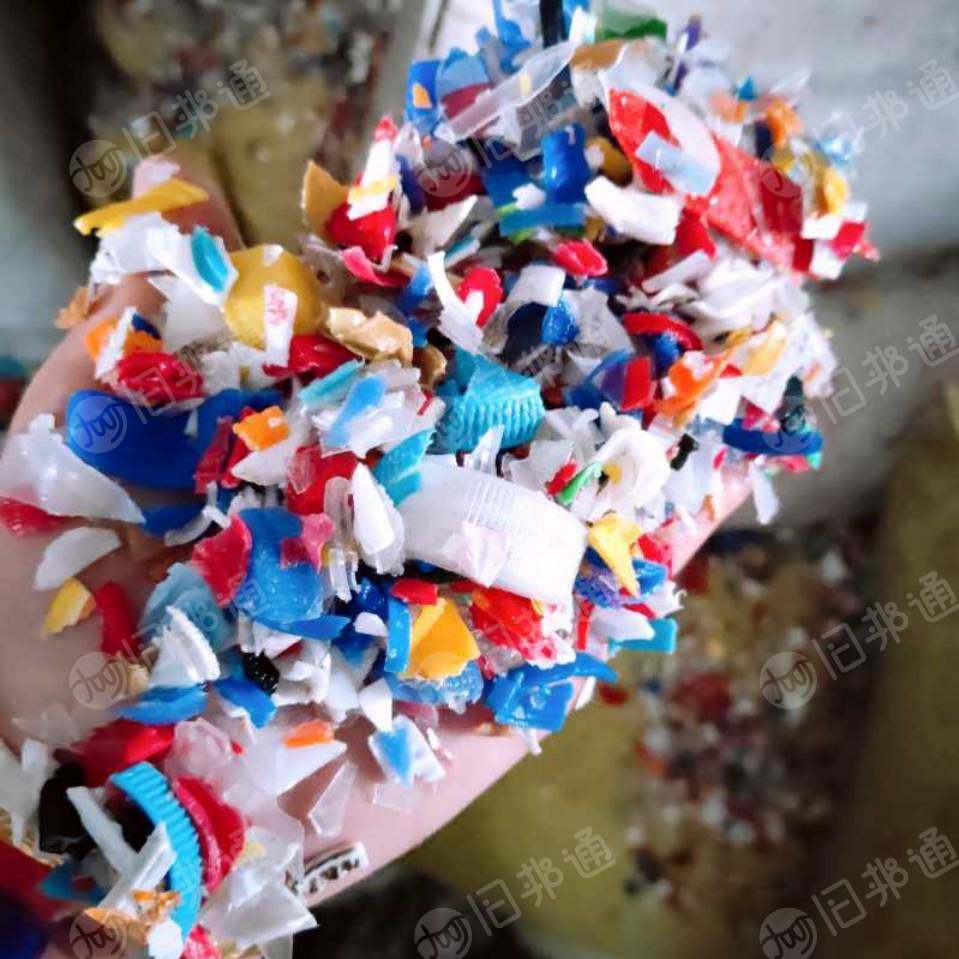 出售矿泉水瓶盖破碎料，清洗甩干，月供100吨左右