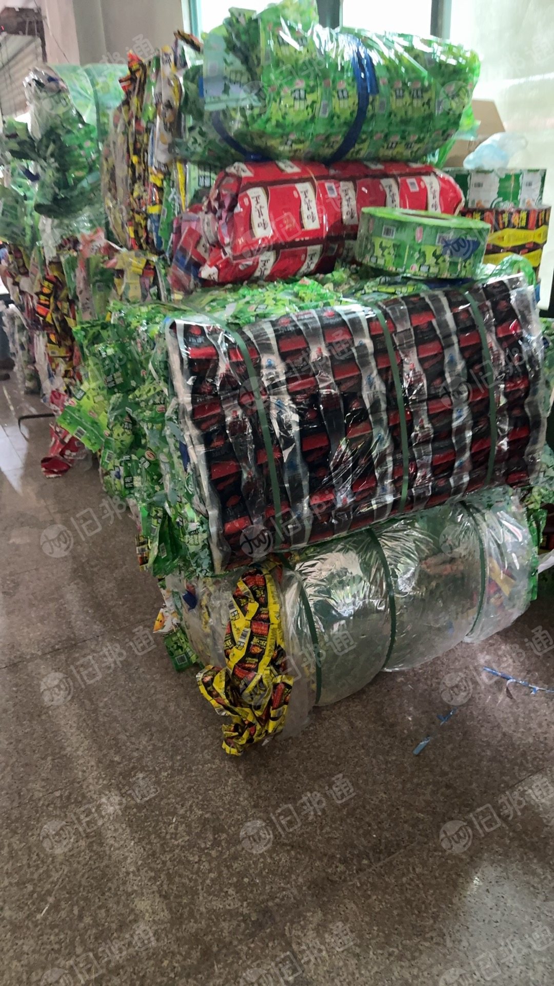 出售透明PVC膜，现货18吨，也有PVC花膜，包装膜下来的