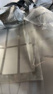长期出售pc片材废料，透明乳白的，上面覆一层pe膜，现货30吨左右