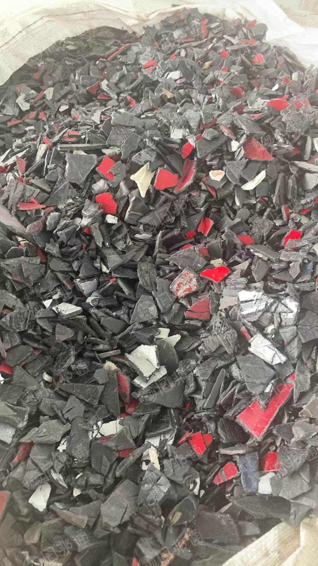 出售PP保险杠破碎料，过清水甩干的，现货30来吨，长期有货