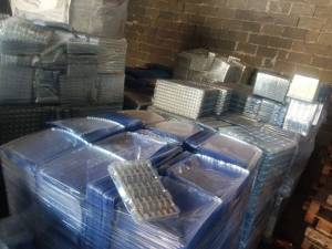 出售pet吸塑盒精品毛料，