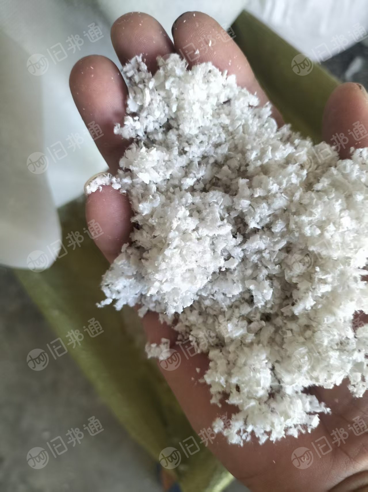 出售软质PVC粉碎料,地板革破碎料,游艇革破碎料,年供一千多吨