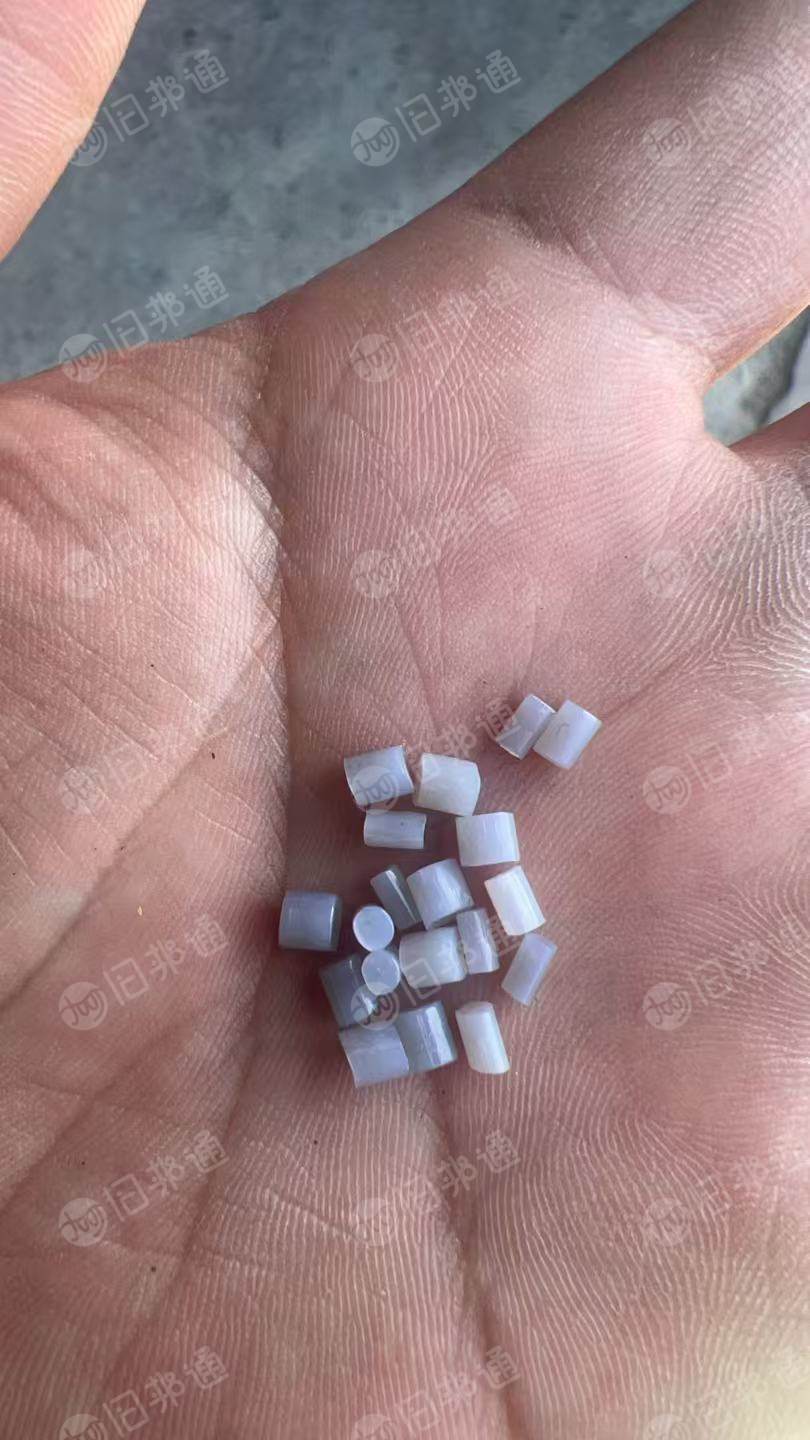 出售EPE珍珠棉颗粒，都是宁德时代下角料做的，二白、红色珍珠棉颗粒，月供30吨