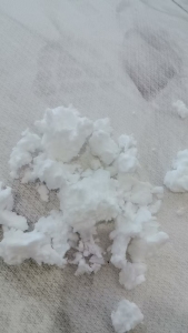 长期出售涤纶磨毛料，涤纶长丝弹丝下来的废料，月供20吨左右