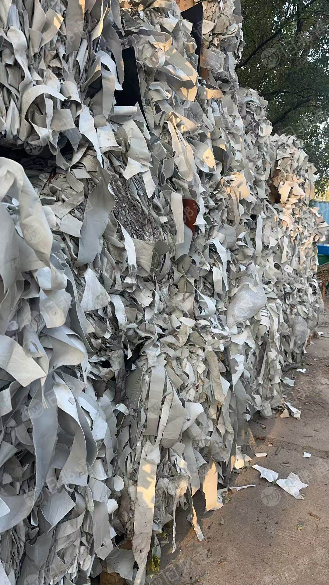 出售涤纶汽车内饰料，汽车内饰边角料，现货4.2米一车