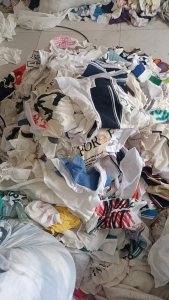 长期出售废布统货，做擦机布裁下来的，各种材质的都有，月供10吨左右，在河北沧州