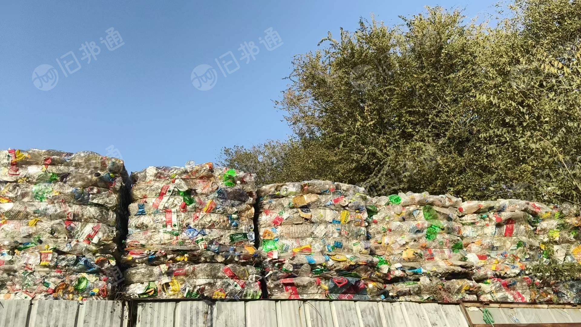 大量出售PET瓶砖，现货200吨