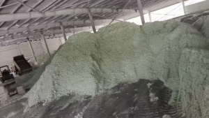 长期出售无碱玻璃纤维加工好的玻纤粉，玻璃纤维废料，可以做陶瓷用，现货几百吨
