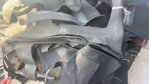 长期出售做叶子板内衬下来的碳纤维废料，毛毡边角料