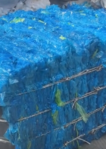出售PE蓝膜废料，高压蓝膜废料