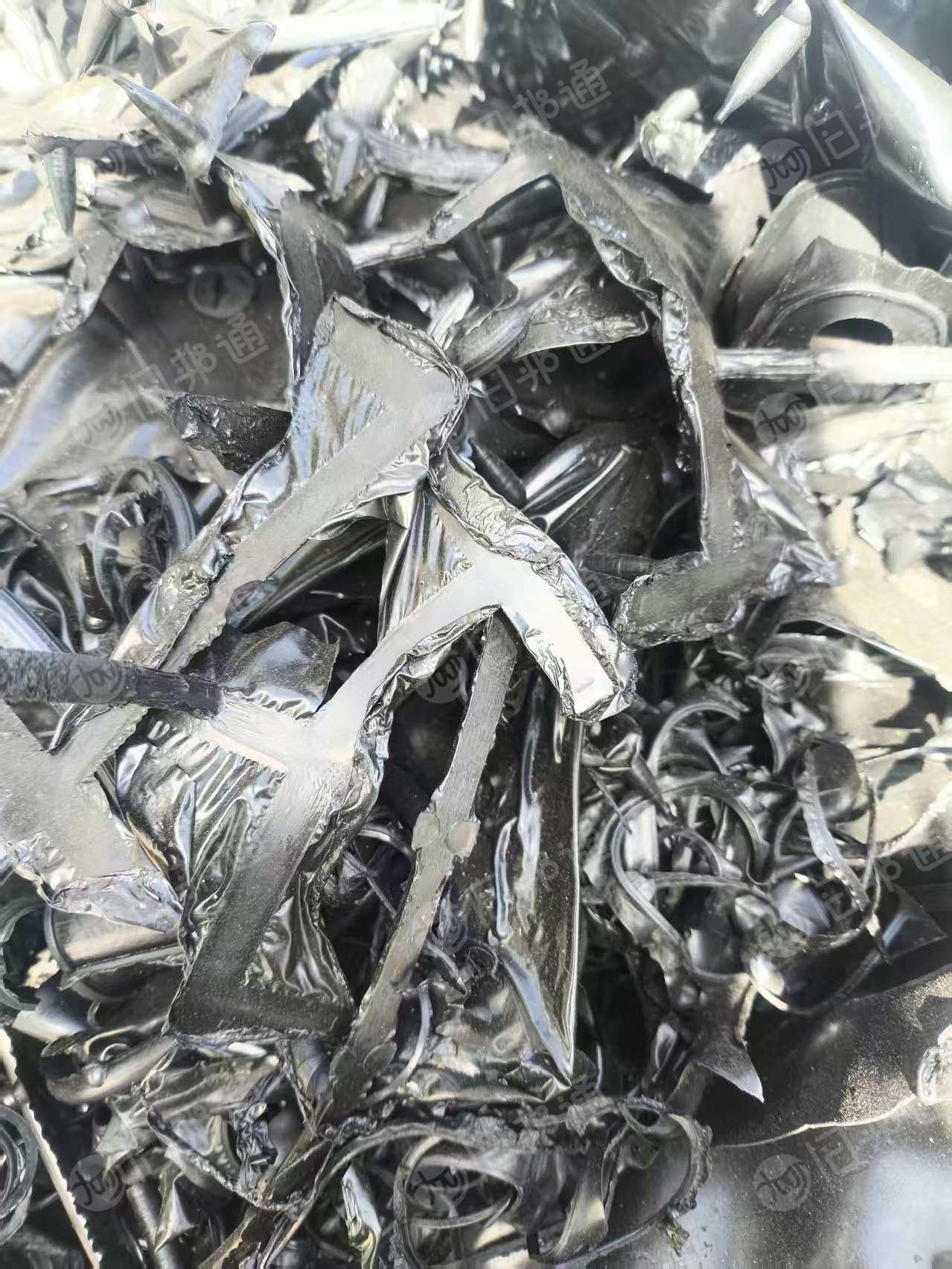 长期出售黑色橡胶鸡爪料