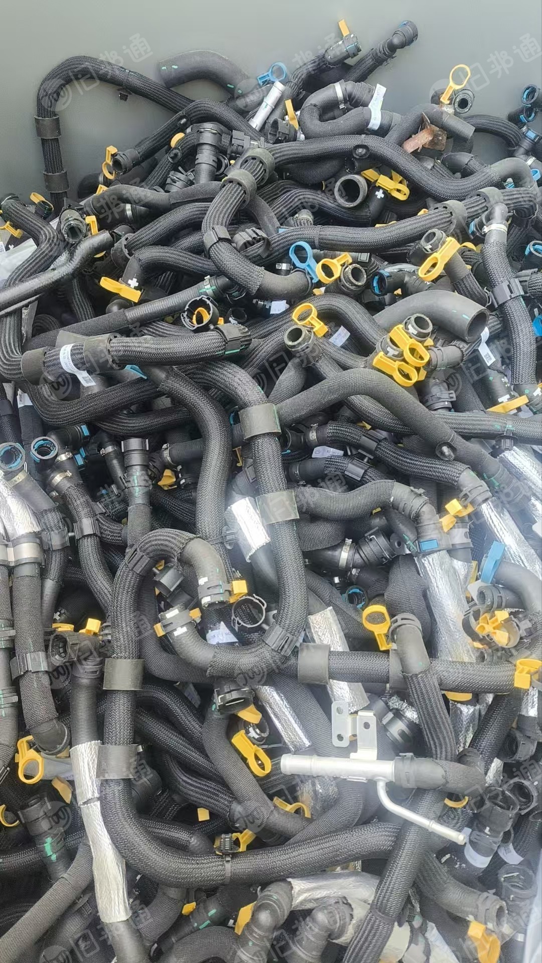 长期出售橡胶熟胶管料,也有带卡扣的