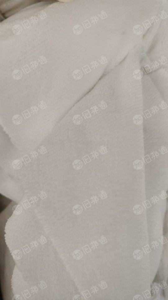 本场长期大量出售纯涤纶废布剪切料，白色浅三色每个月200吨左右