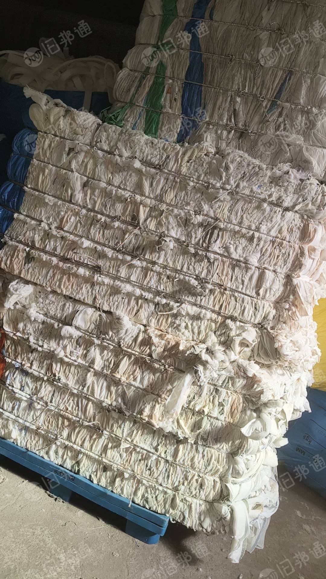 长期出售绗棉边角料, 床垫边角料,丝棉边角料,夹丝棉,有纯白,二白的,现货十几吨