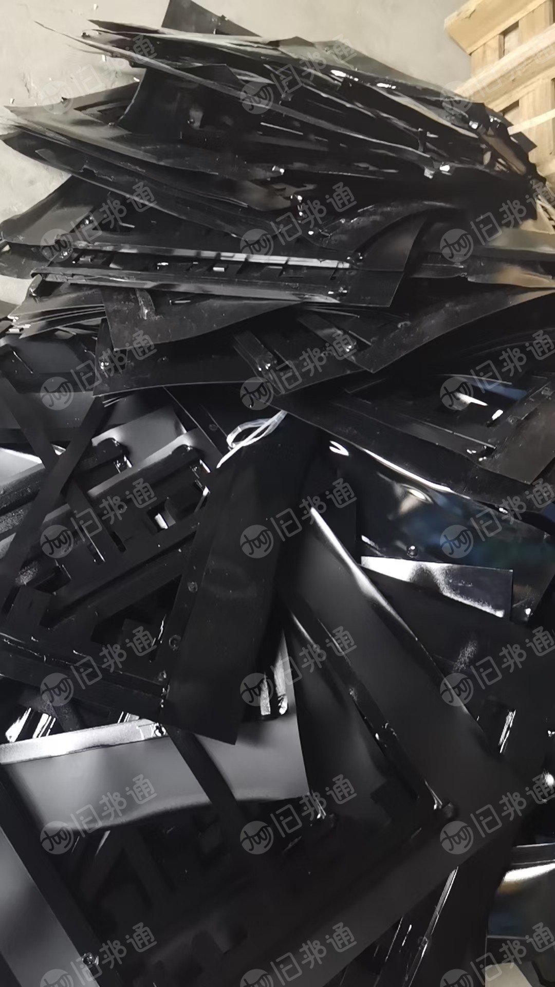 出售PC吸塑边角料，现货十几吨