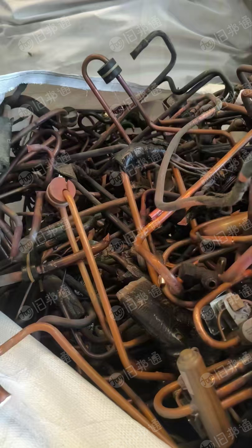 常年出售杂铜管,废铜,月供40吨