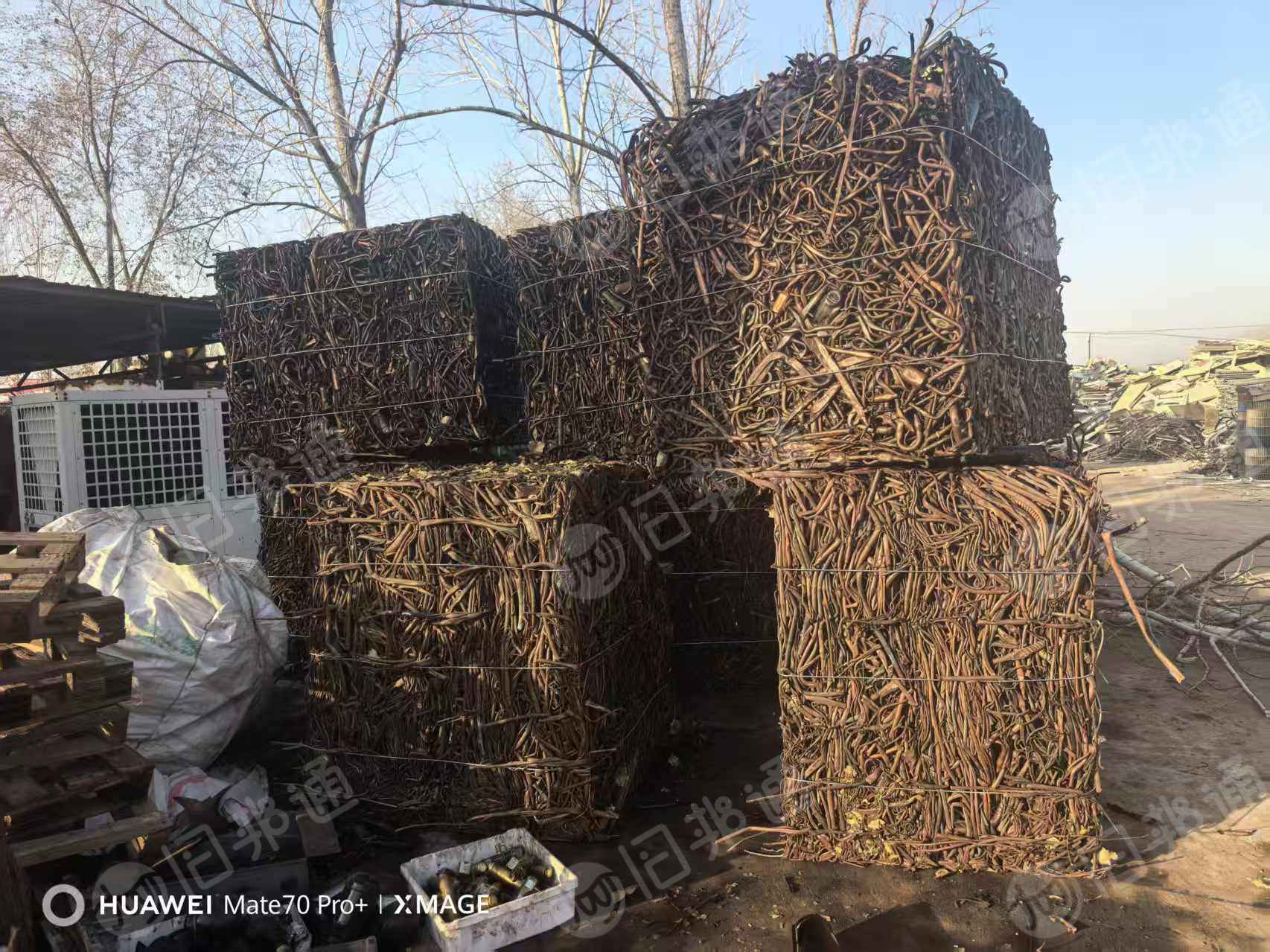 常年出售杂铜管,废铜,月供40吨