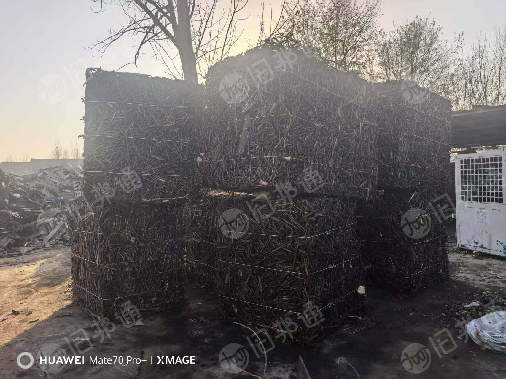 常年出售杂铜管,废铜,月供40吨