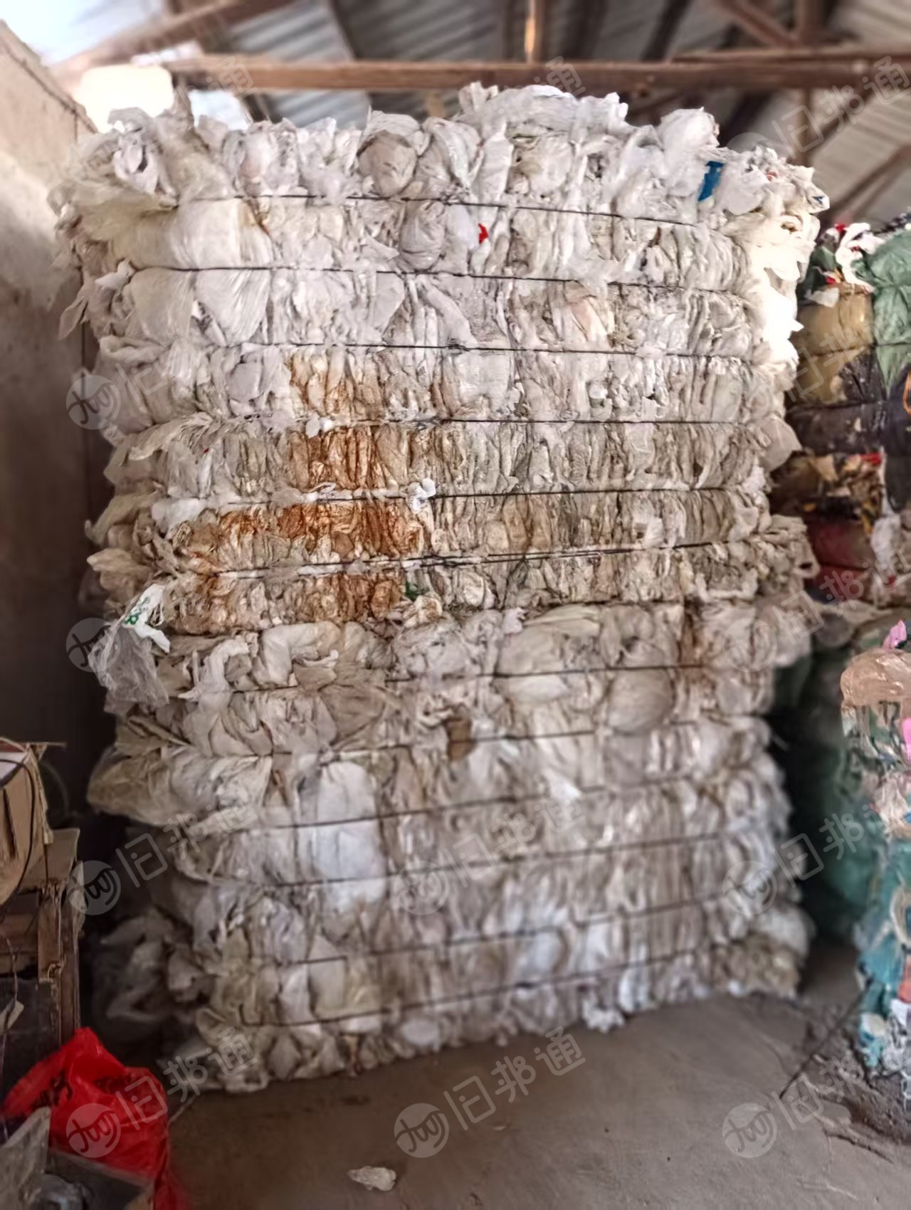 长期出售水洗的二级高压膜和西瓜大棚膜，现货2挂车