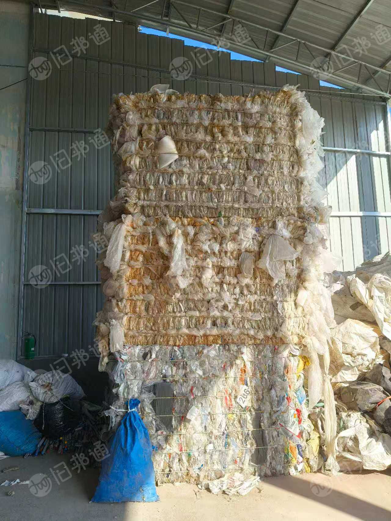 出售PE二级膜，高低压混打的，水洗的，现货25吨