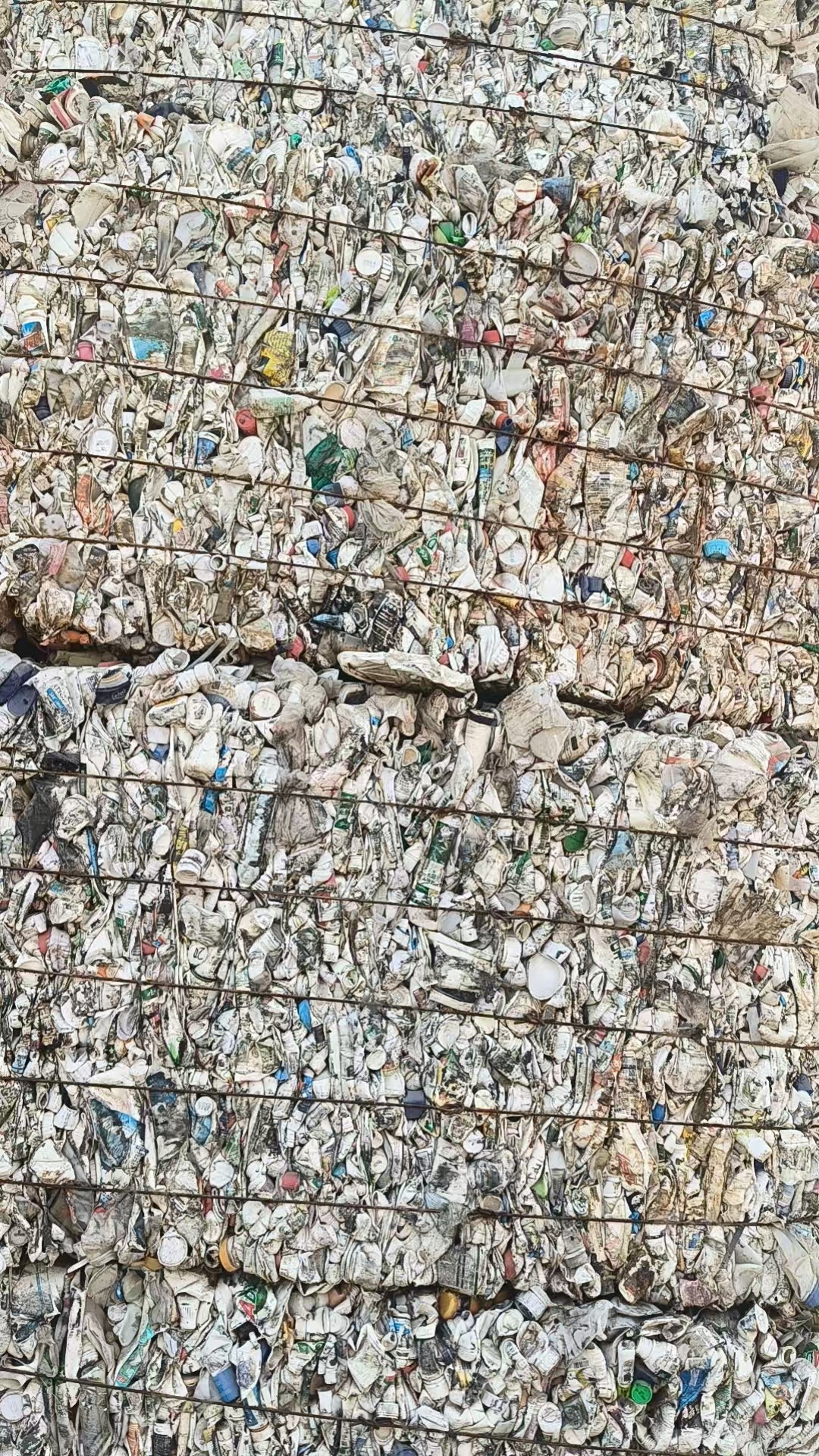 出售白乙压块料，大小白混打的，现货30吨