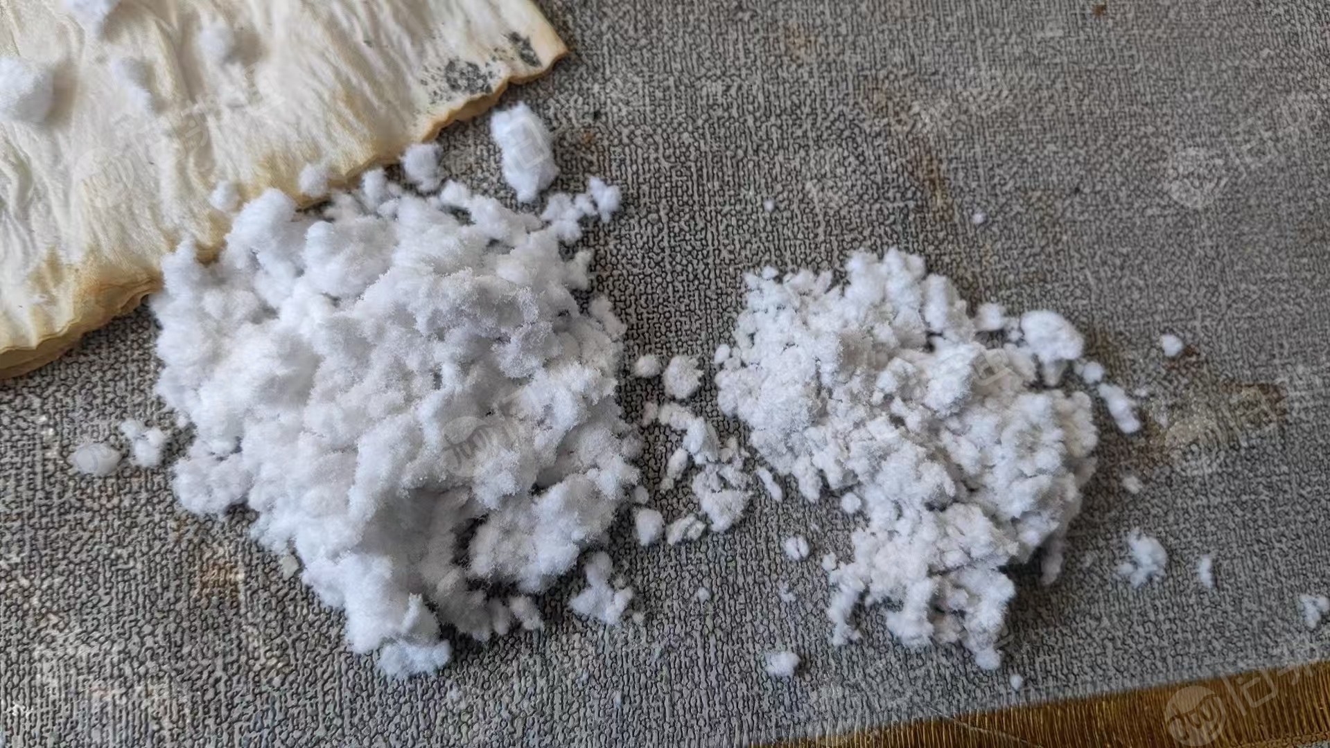 长期大量出售各种毛毛料，磨毛料，有涤纶，涤棉，纯棉的，货在山东潍坊