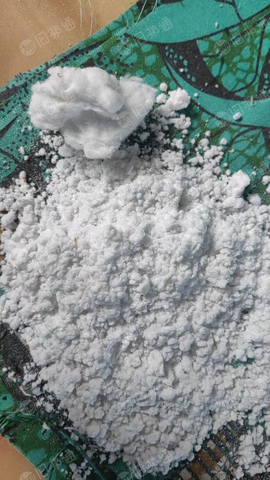 长期大量出售各种毛毛料，磨毛料，有涤纶，涤棉，纯棉的，货在山东潍坊