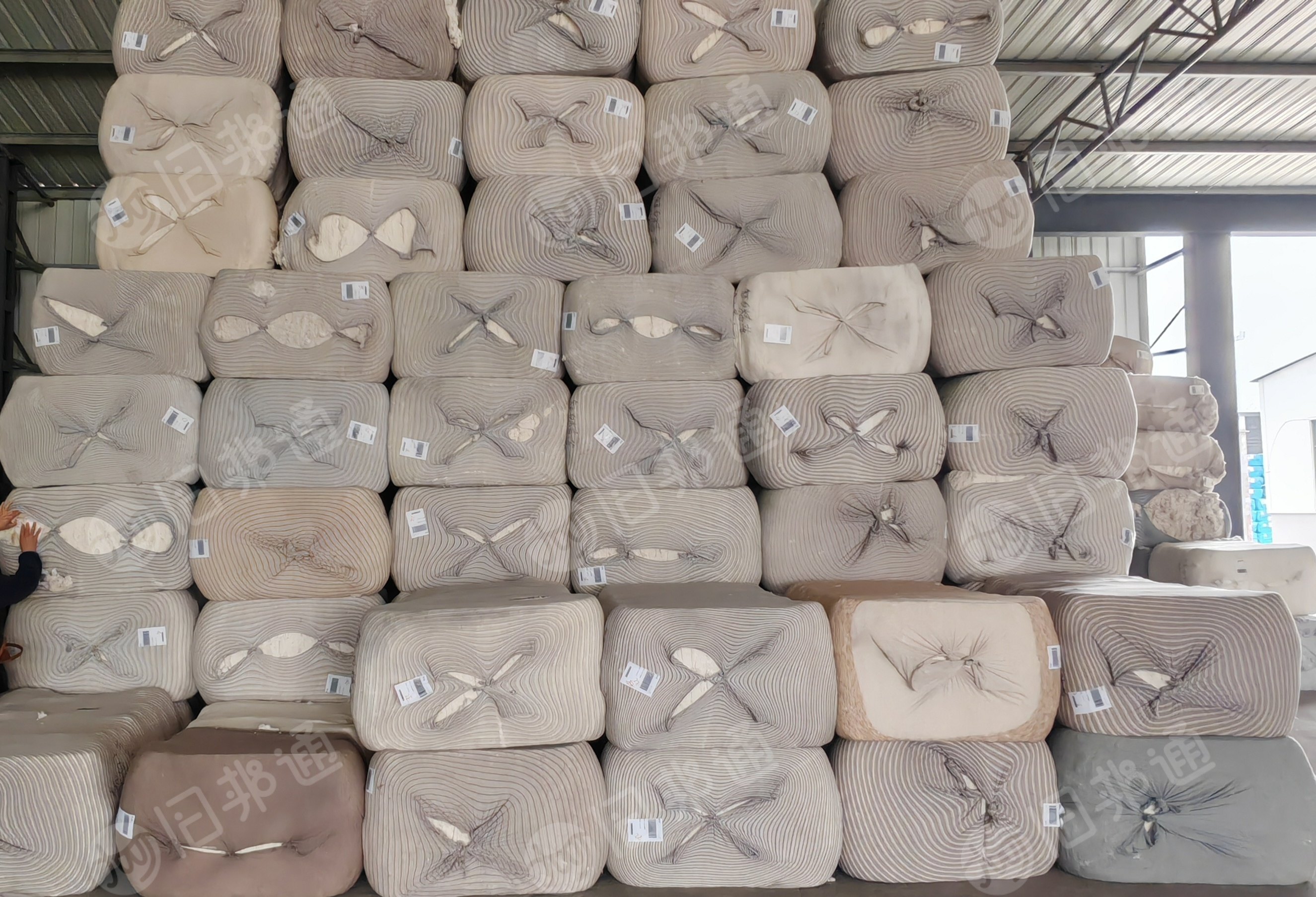 长期出售纯棉精梳落棉，大厂下来的货，漂白本白都有，每个月有140多吨，货在山东德州