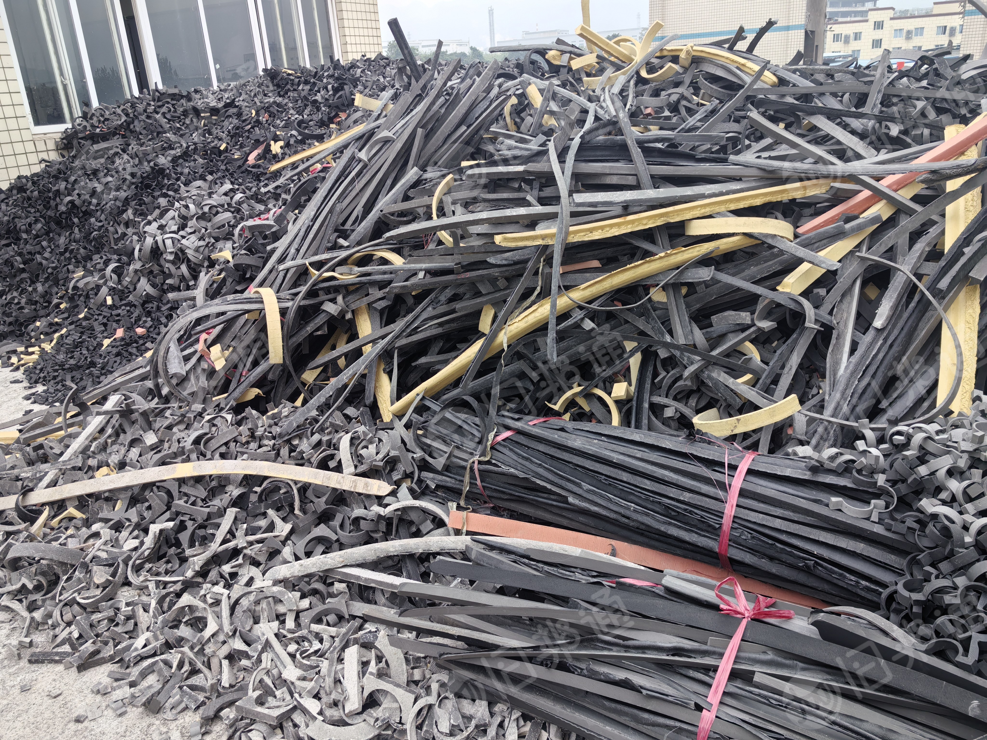 出售EVA发泡废料，密度六十多，八十多都有