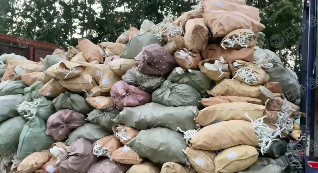 出售EVA边角料，发泡框料，EVA鸡爪料，鞋底发泡料