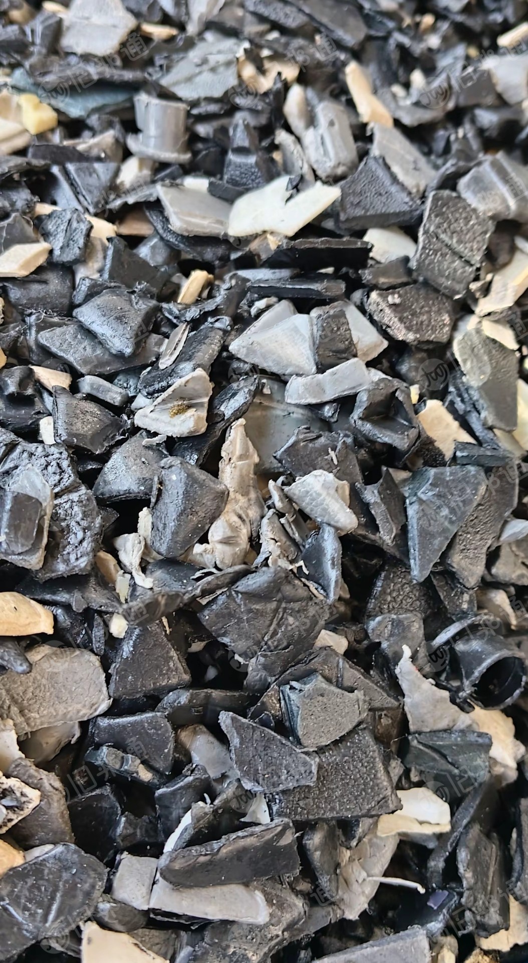 出售PP汽车内饰破碎料，过盐过风选，18筛网