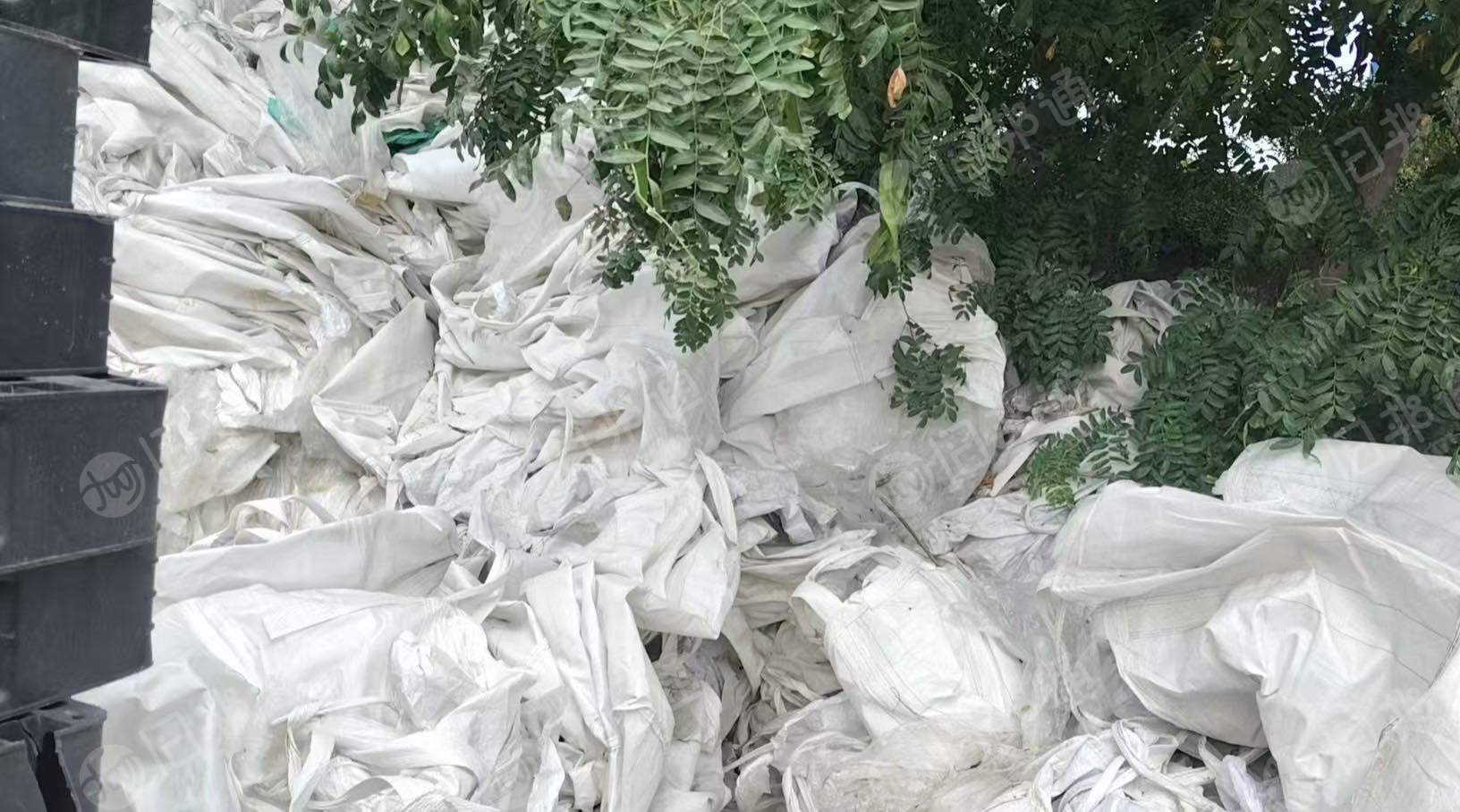 出售二手吨包，规格1m*90cm*90cm，承重1吨，装化学产品下来的，现货两三百个