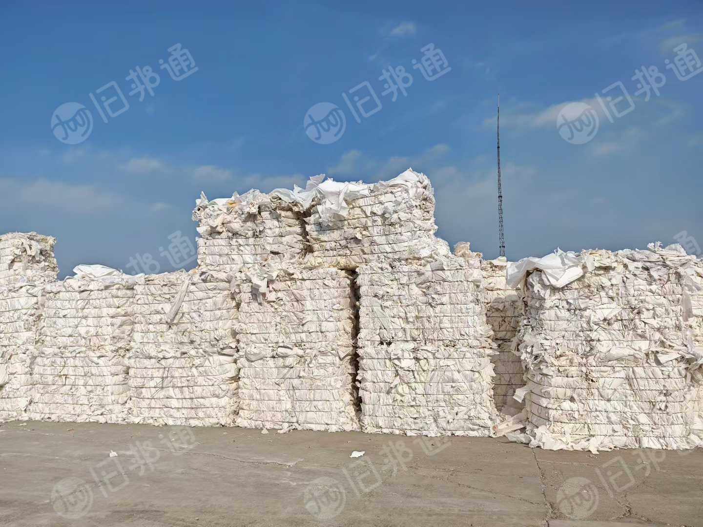 大量回收浅色数码印花纸，打包的