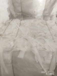 长期出售白色和花色卫生纸切边料，纯木浆