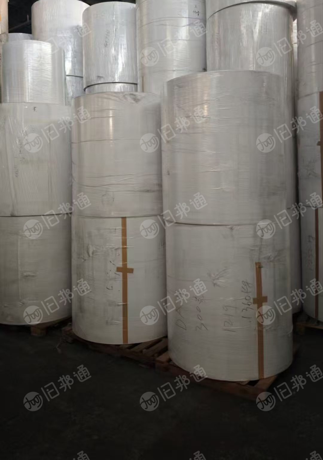 厂家长期大量采购卷筒铜版纸，克重230/250/270克