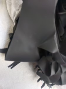 出售PVC人造革废料，月供3/4吨