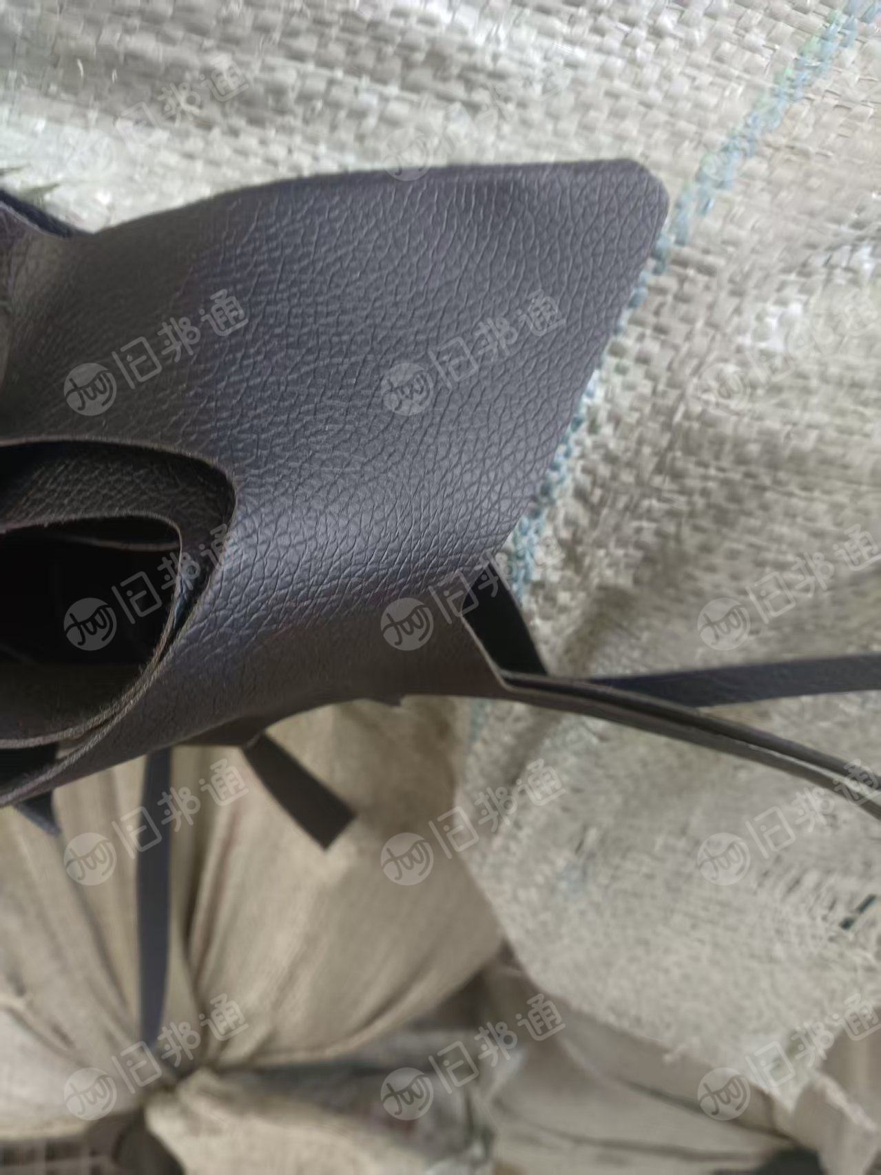 出售PVC人造革废料，月供3/4吨