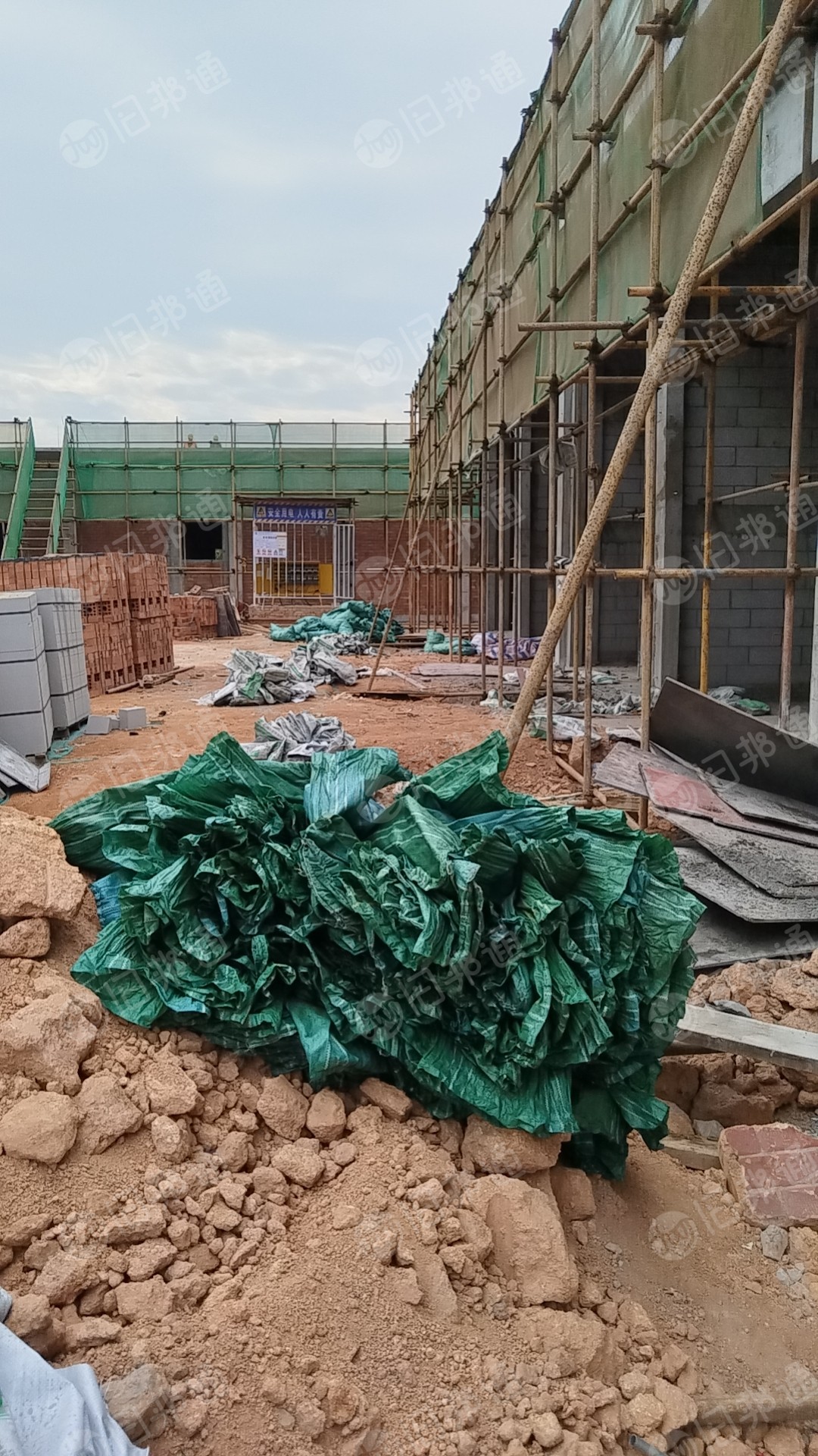 出售废旧砂浆包装袋、水泥袋，建筑工地下来的