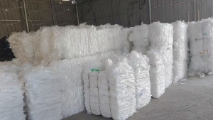 出售一级干造PE胶水膜，现货十几吨