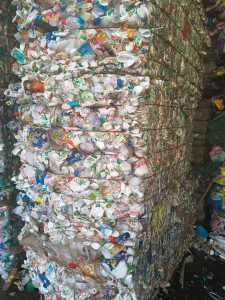 长期出售花乙压块，大小白乙压块，现货8吨