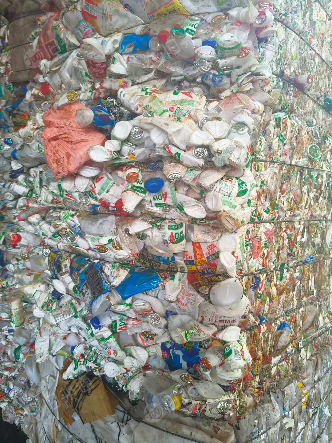 长期出售花乙压块，大小白乙压块，现货8吨