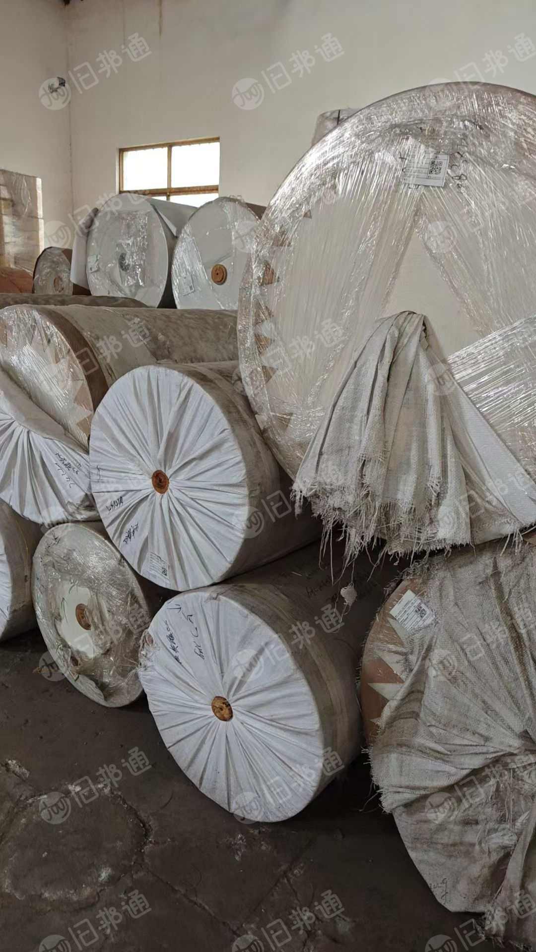 出售库存的卷筒双面铜版硅纸，克重180/200克